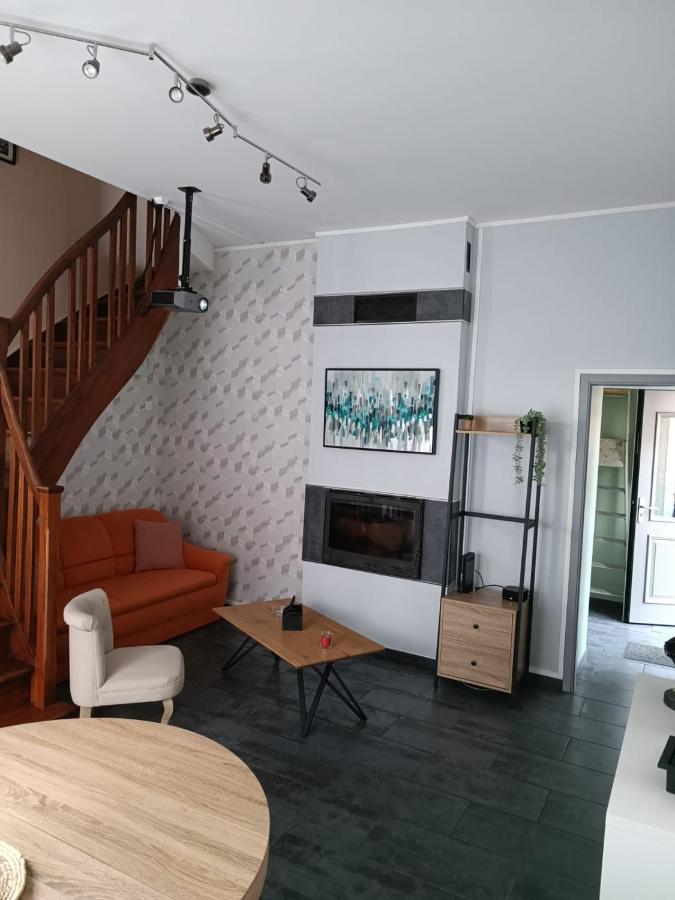Maison Chaleureuse Avec Netflix Et Ps5 Valenciennes Eksteriør bilde